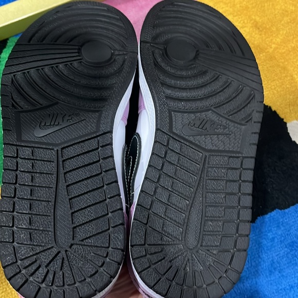 Gently used air Jordan shoes for women lilac white and black very cool pair - Picture 7 of 11